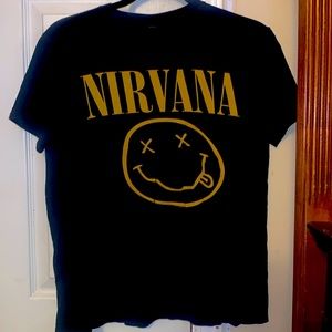 Nirvana tee!!!! Black and faded yellow.(used)